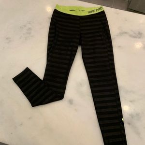 Nike Striped Leggings Size Large